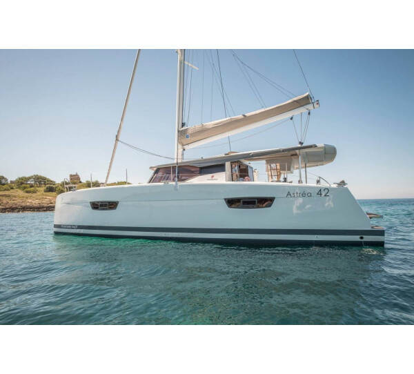 Fountaine Pajot Astrea 42 PRESTIGE