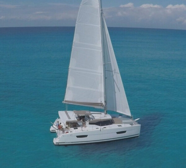 Fountaine Pajot Isla 40 One of Us