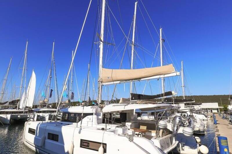 Lagoon 46 Midlife Crisis
