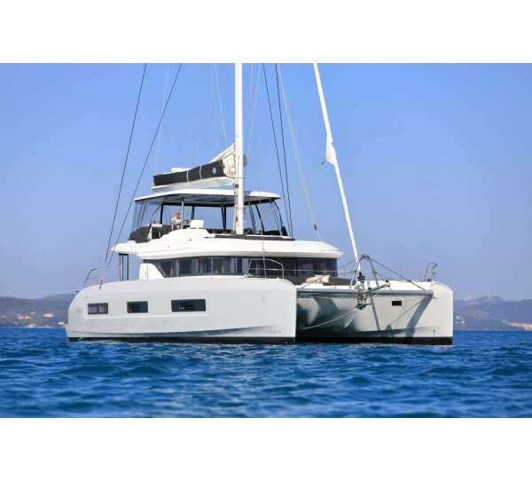 Lagoon 55 Champagne Please